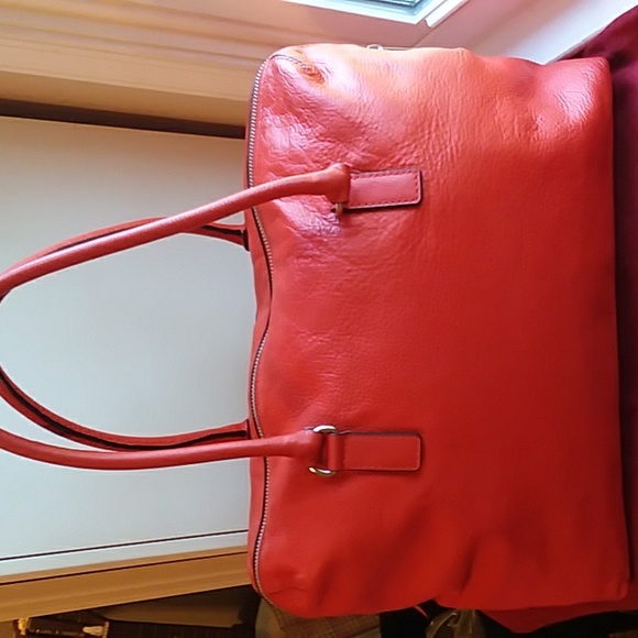 SOLD Michael Kors TravelBag Orange Leather XLarge Bag. Excellent Condition - Picture 6 of 14